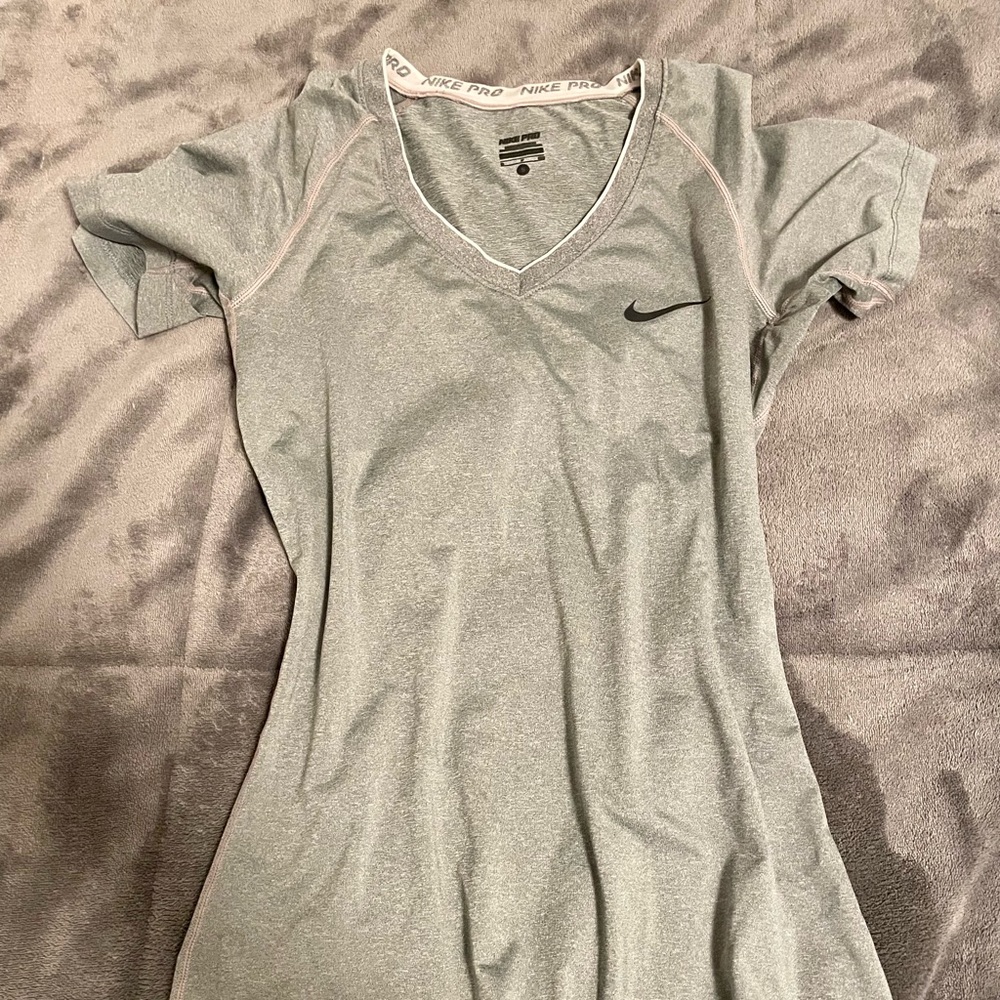 Nike Pro Women’s V Neck T-shirt! Size S